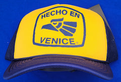 HECHO EN VENICE TWO-TONE TRUCKER HATS