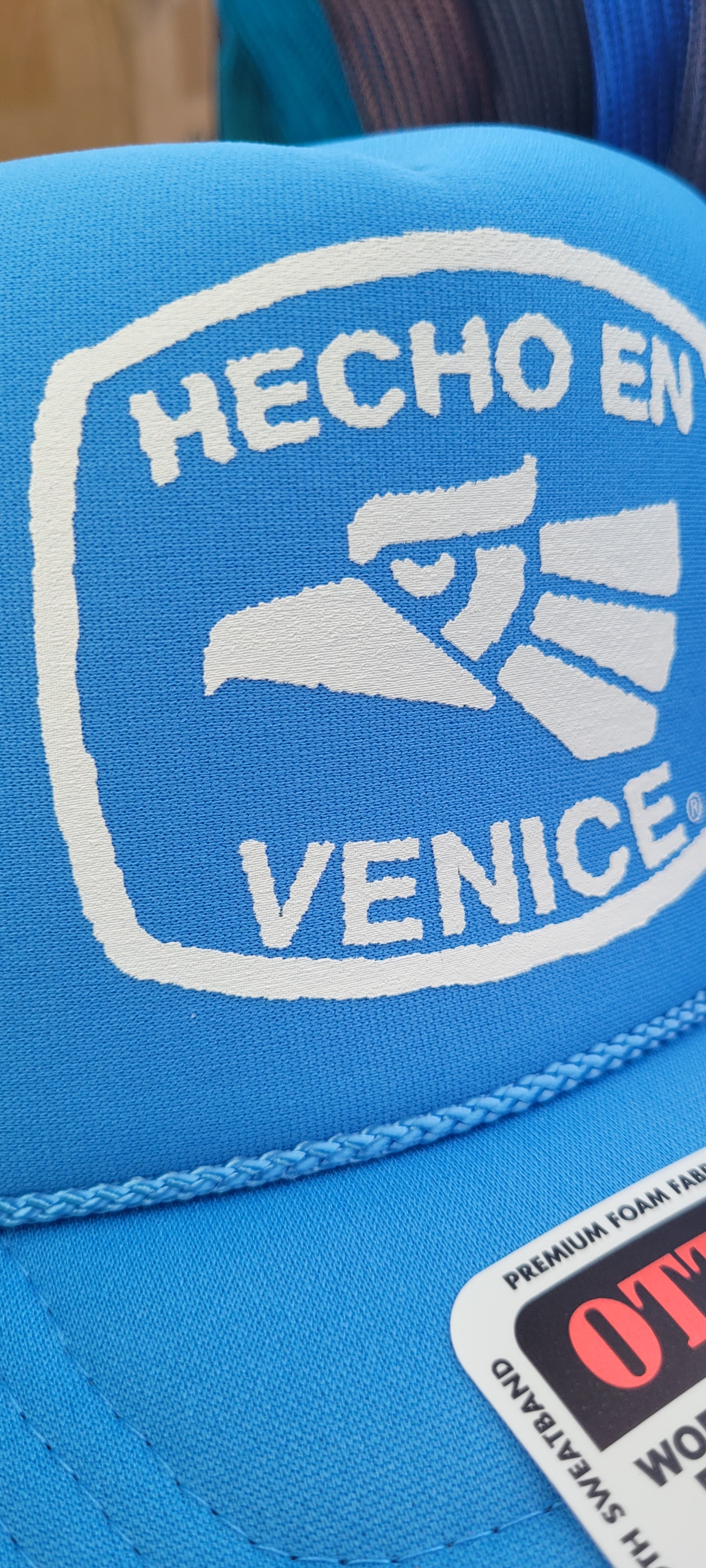 HECHO EN VENICE TRUCKER HAT