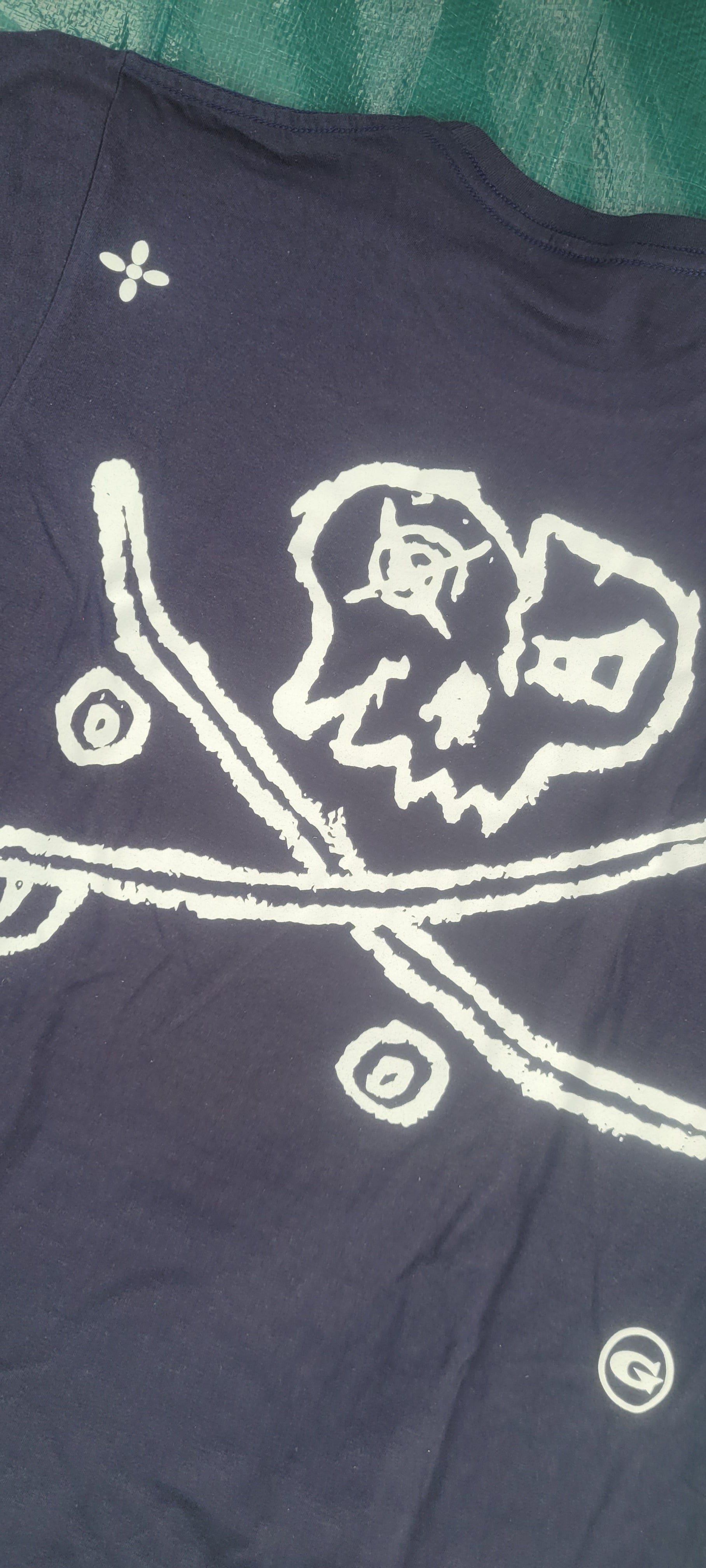 LOCALIZE SKULL SK8/SURF TEE